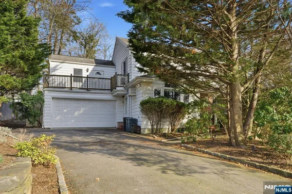 $1,050,000 | 168 Engle Street, Tenafly, NJ 07670