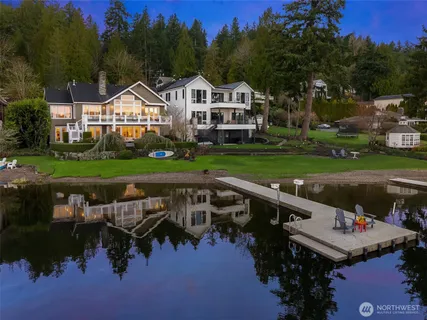 $4,925,000 | 2010 West Lake Sammamish Parkway Southeast, Bellevue, WA 98008