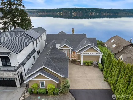 $4,925,000 | 2010 West Lake Sammamish Parkway Southeast, Bellevue, WA 98008