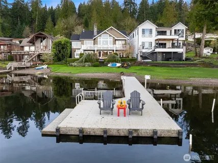 $4,925,000 | 2010 West Lake Sammamish Parkway Southeast, Bellevue, WA 98008