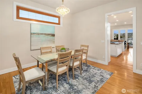 $4,925,000 | 2010 West Lake Sammamish Parkway Southeast, Bellevue, WA 98008