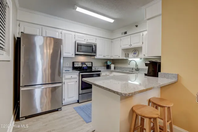 $1,600 | 1896 New River Inlet Road, Unit 1304, North Topsail Beach, NC 28460