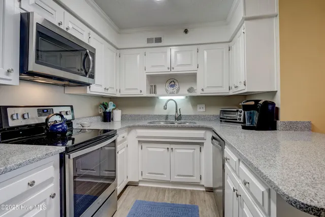 $1,600 | 1896 New River Inlet Road, Unit 1304, North Topsail Beach, NC 28460