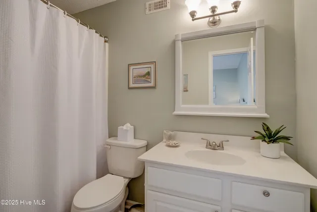 $1,600 | 1896 New River Inlet Road, Unit 1304, North Topsail Beach, NC 28460