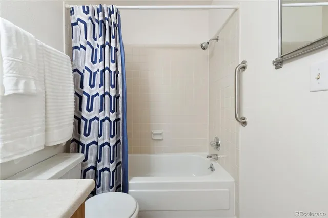 a view of grassy area with green space