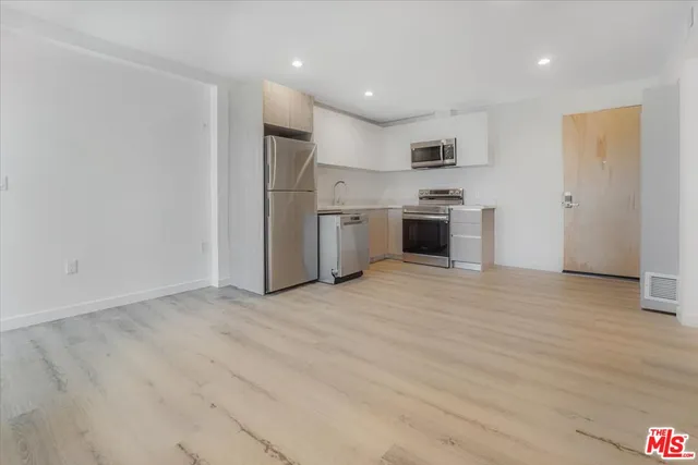 $10,500,000 | 10918 Camarillo Street, North Hollywood, CA 91602