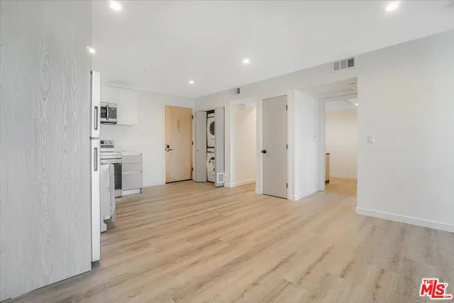 $10,500,000 | 10918 Camarillo Street, North Hollywood, CA 91602