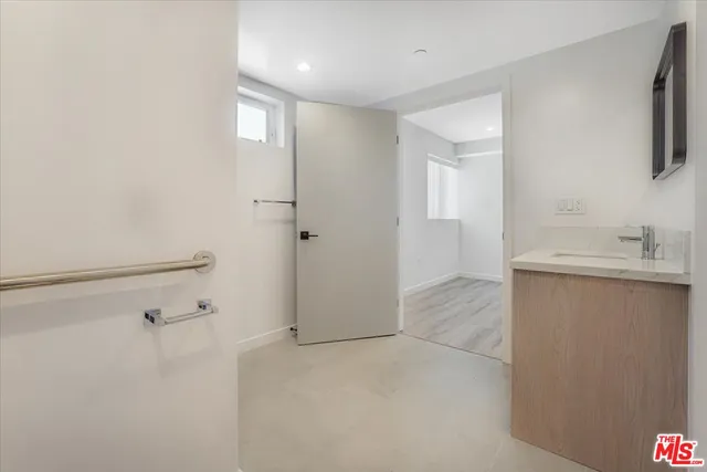 $10,500,000 | 10918 Camarillo Street, North Hollywood, CA 91602