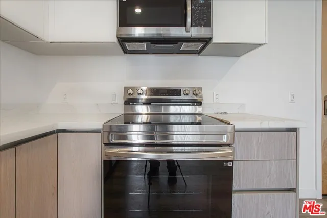 $10,500,000 | 10918 Camarillo Street, North Hollywood, CA 91602