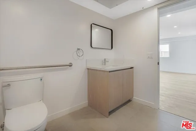 $10,500,000 | 10918 Camarillo Street, North Hollywood, CA 91602