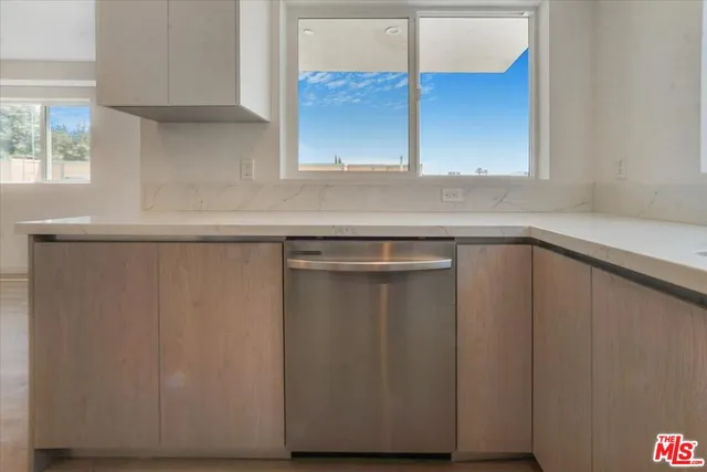 $10,500,000 | 10918 Camarillo Street, North Hollywood, CA 91602