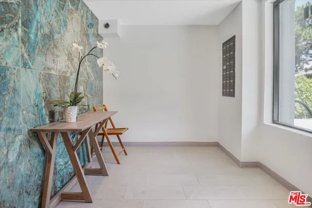 $10,500,000 | 10918 Camarillo Street, North Hollywood, CA 91602