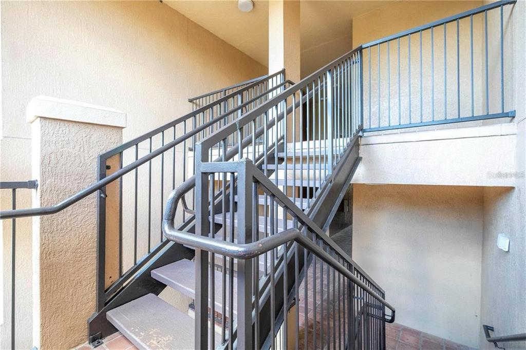 5572 Metrowest Boulevard, Unit 309 Orlando, FL 32811 - Photo 2 of 66 a view of entryway