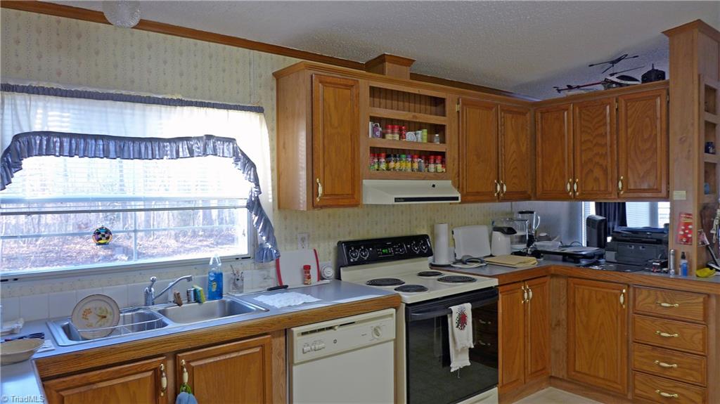 8400 Alda Road Stokesdale, NC 27357 - Photo 6 of 14 Gallery Image 6