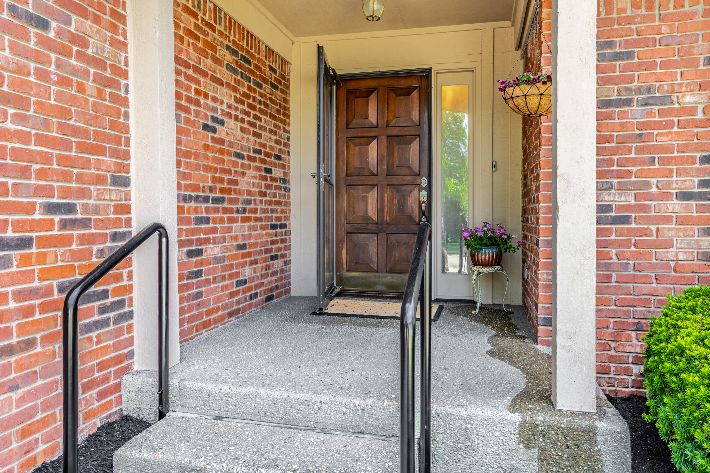 12257 Brompton Road Carmel, IN 46033 - Photo 4 of 42