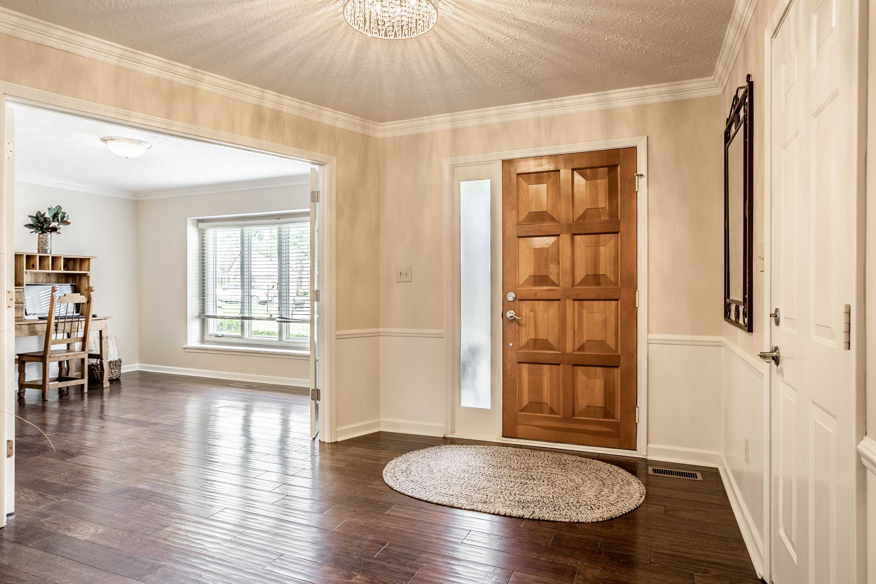 12257 Brompton Road Carmel, IN 46033 - Photo 5 of 42