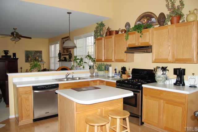 13200 Ellesmere Court Raleigh, NC 27614 - Photo 5 of 10 kitchen