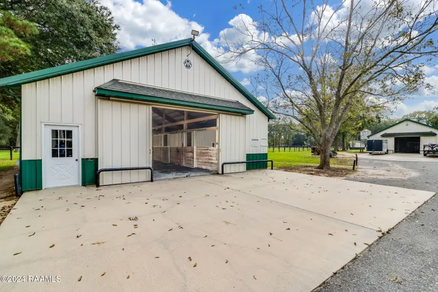 $1,899,999 | 9336 Highway 182, Opelousas, LA 70570