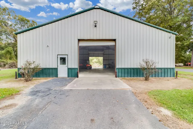 $1,899,999 | 9336 Highway 182, Opelousas, LA 70570