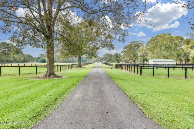 $1,899,999 | 9336 Highway 182, Opelousas, LA 70570
