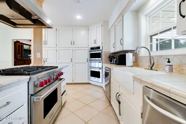 $1,899,999 | 9336 Highway 182, Opelousas, LA 70570