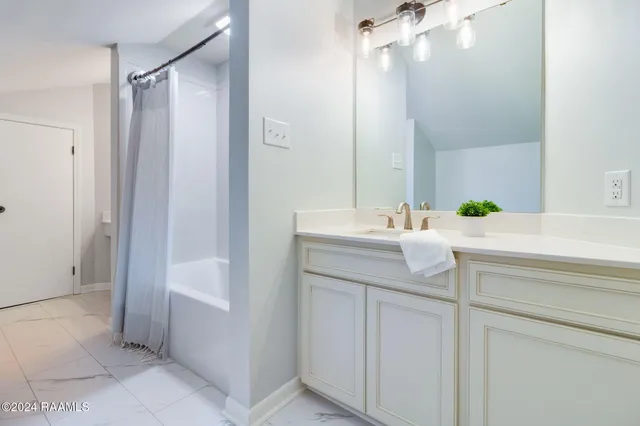 $1,899,999 | 9336 Highway 182, Opelousas, LA 70570