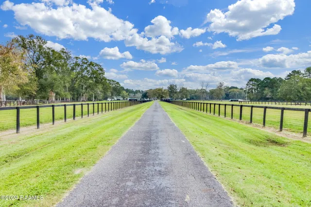$1,899,999 | 9336 Highway 182, Opelousas, LA 70570