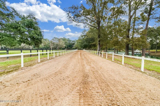 $1,899,999 | 9336 Highway 182, Opelousas, LA 70570