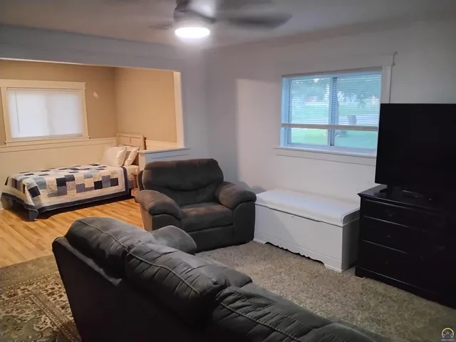 $189,000 | 309 West Lake Street, McLouth, KS 66054