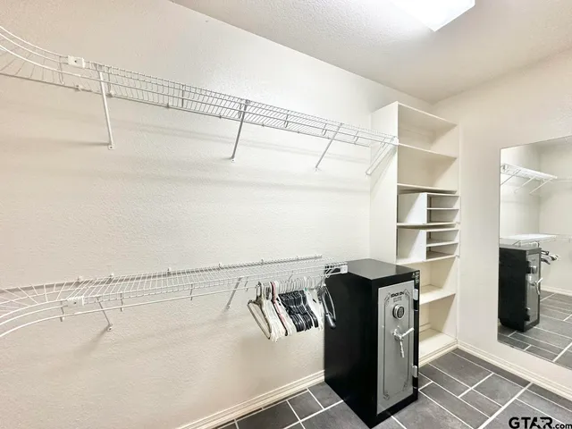 $2,350 | 19390 Sandhill Lane, Flint, TX 75762