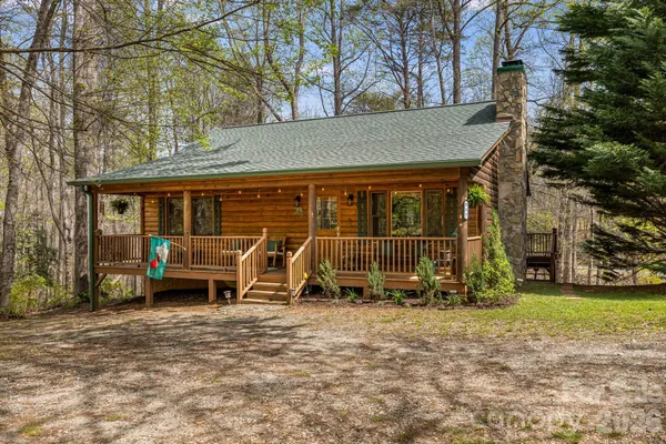 $375,000 | 517 Pheasant Street, Lake Lure, NC 28746