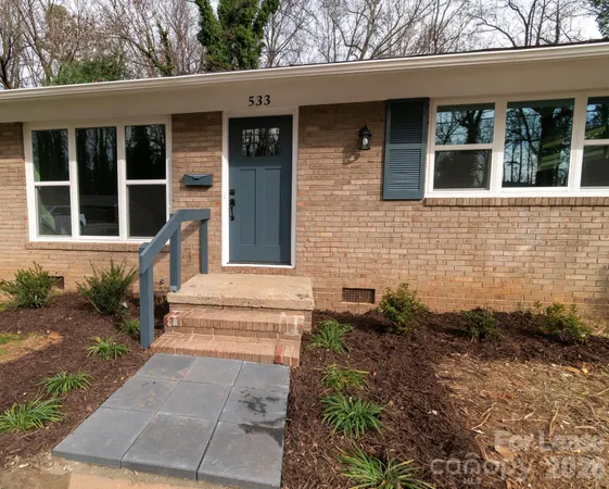 $1,500 | 533 Blendwood Drive, Charlotte, NC 28215