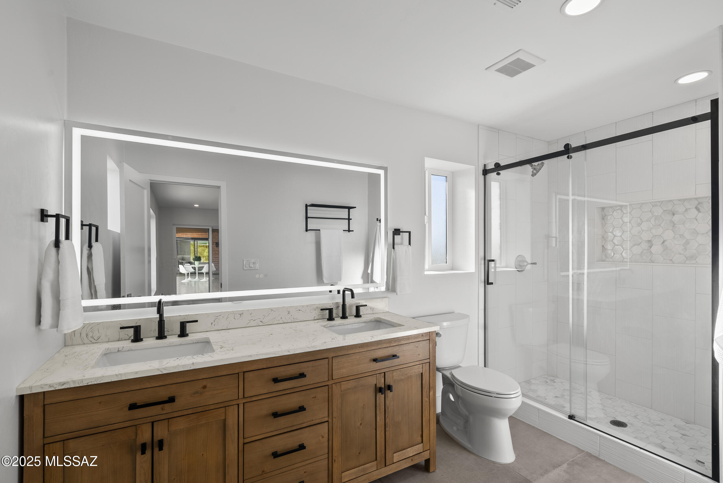 5240 East River House Road Tucson, AZ 85718 - Photo 29 of 49 En-suite 3rd bedrorom