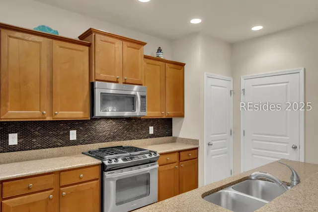 $615,000 | 514 Bluff Point Lane, Okatie, SC 29909