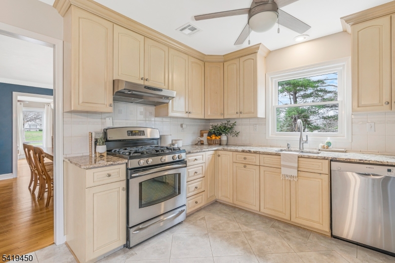 7 Militia Road Whitehouse Station, NJ 08889 - Photo 9 of 44