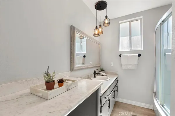 $385,000 | 18307 Burbank Boulevard, Unit 5, Tarzana, CA 91356