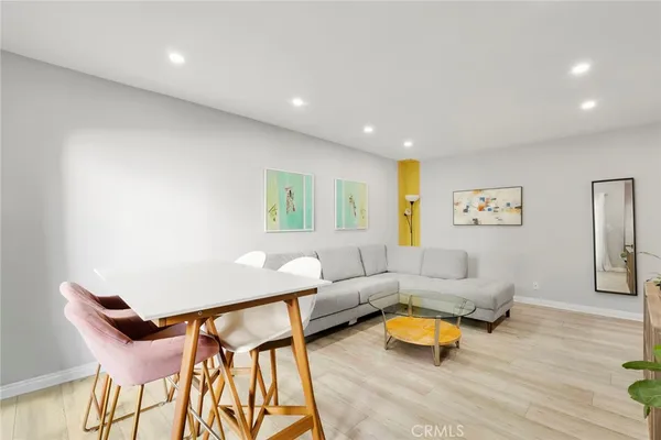 $385,000 | 18307 Burbank Boulevard, Unit 5, Tarzana, CA 91356