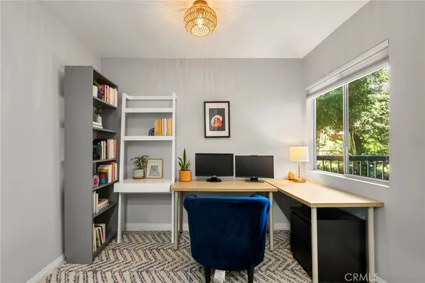 $385,000 | 18307 Burbank Boulevard, Unit 5, Tarzana, CA 91356