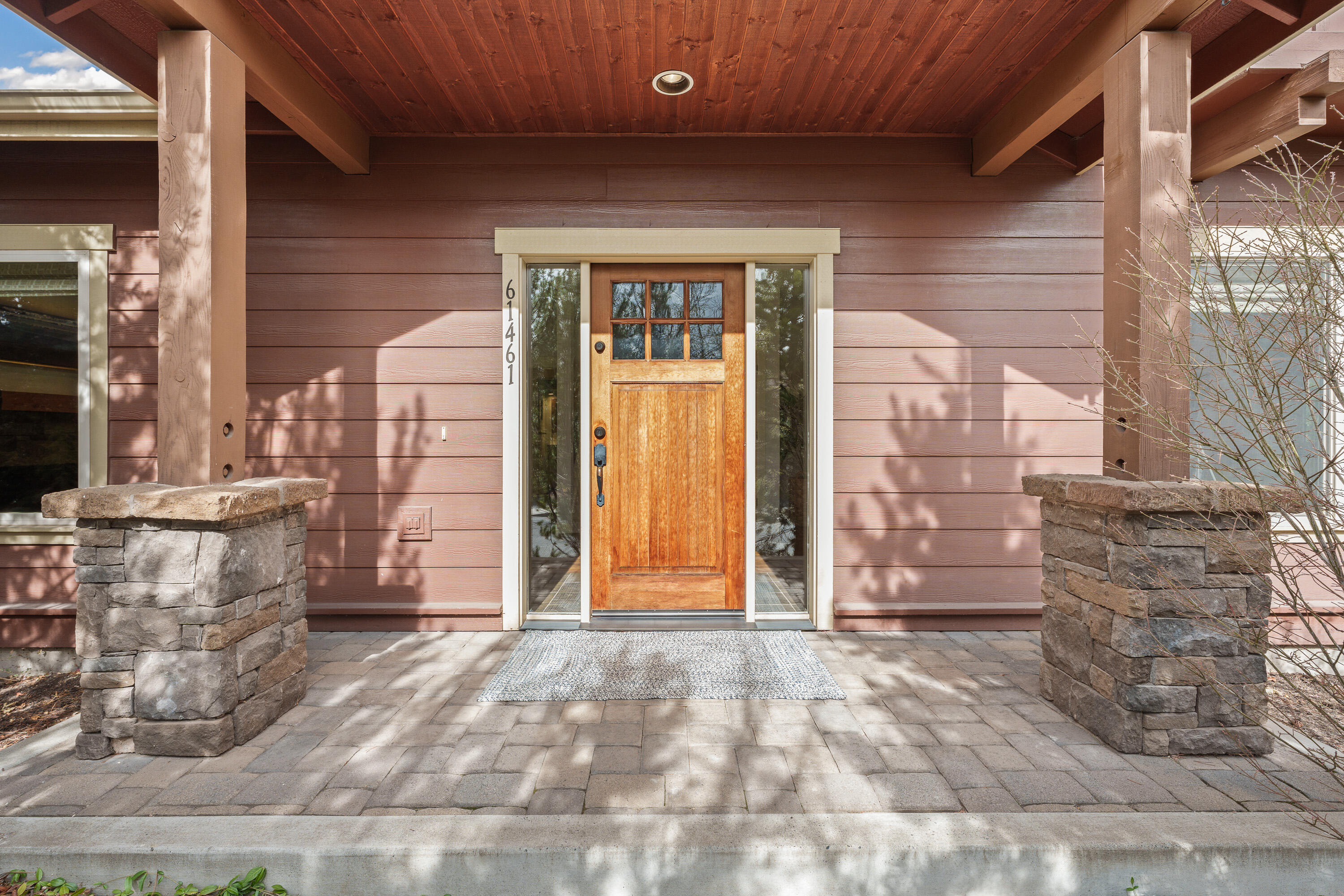 61461 Linton Loop Bend, OR 97702 - Photo 4 of 49 DSC01846