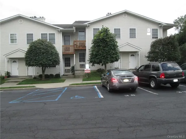 $399,000 | 75 Pipetown Hill Road, Nanuet, NY 10954