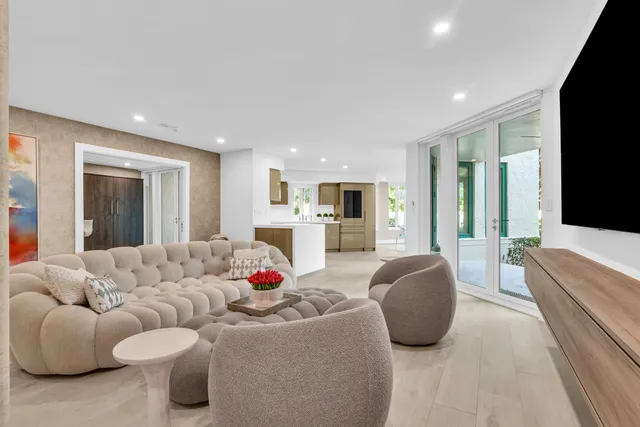 $1,375,000 | 100 Southeast 5th Avenue, Unit 106, Boca Raton, FL 33432