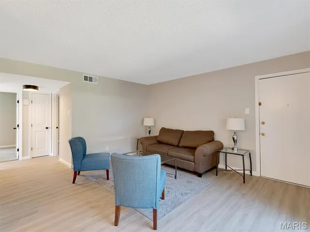 $84,900 | 6910 Colonial Woods Drive, Unit 95, St. Louis, MO 63129