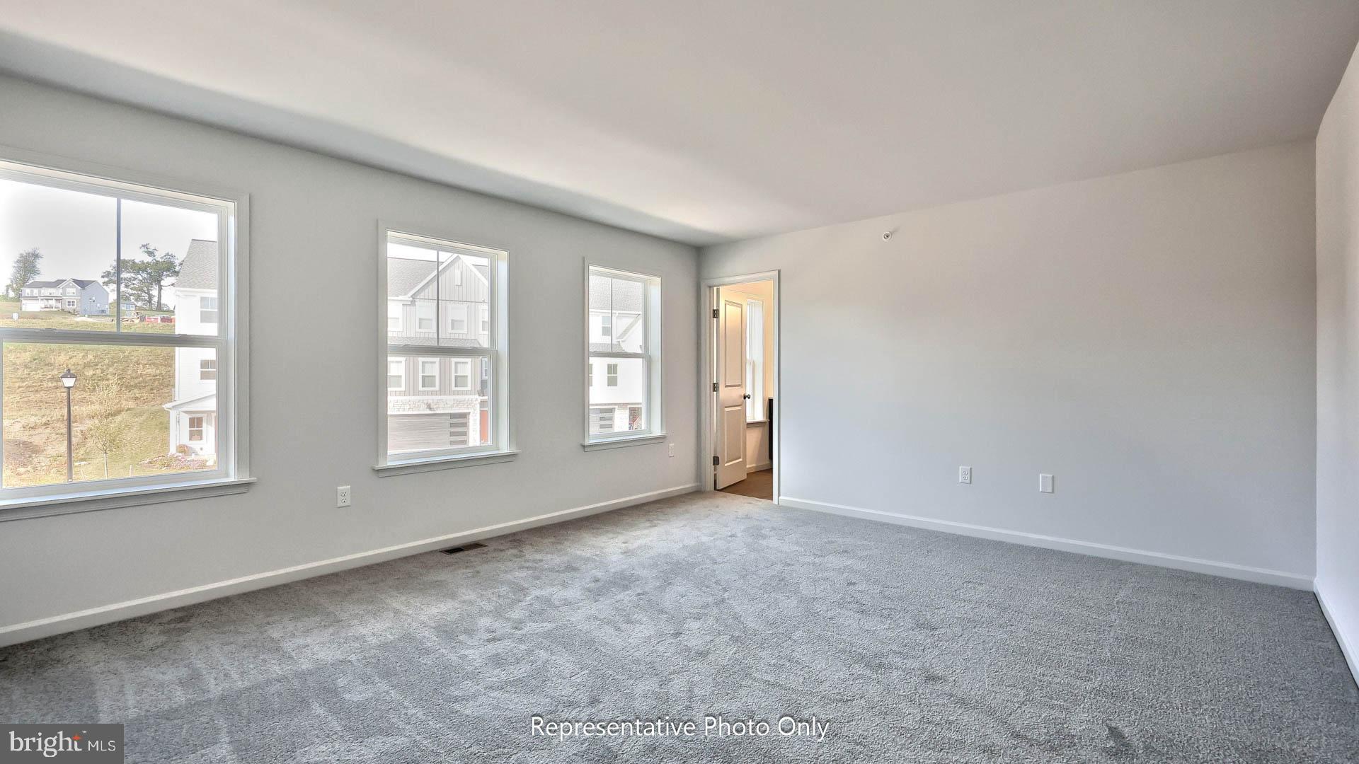 130 Foundry Lane Lebanon, PA 17042 - Photo 13 of 18 an empty room with windows