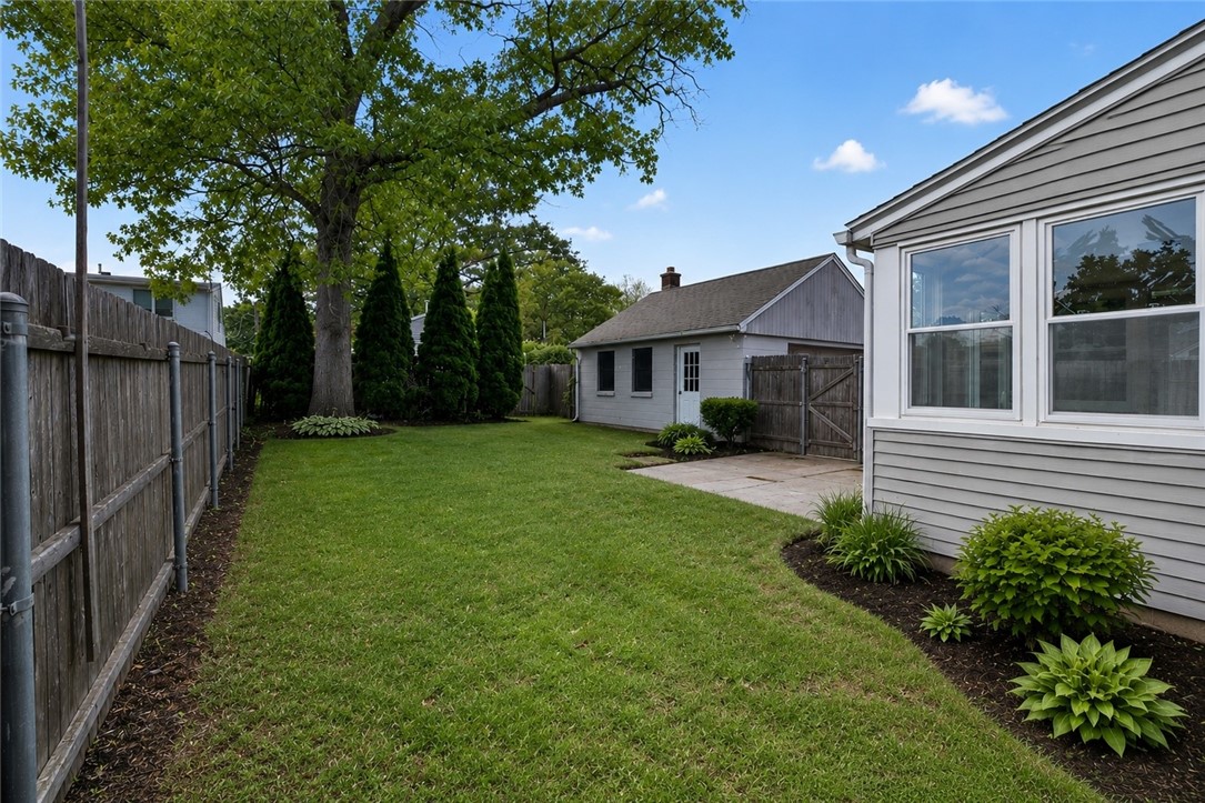 82 Parkside Avenue Pawtucket, RI 02861 - Photo 27 of 28