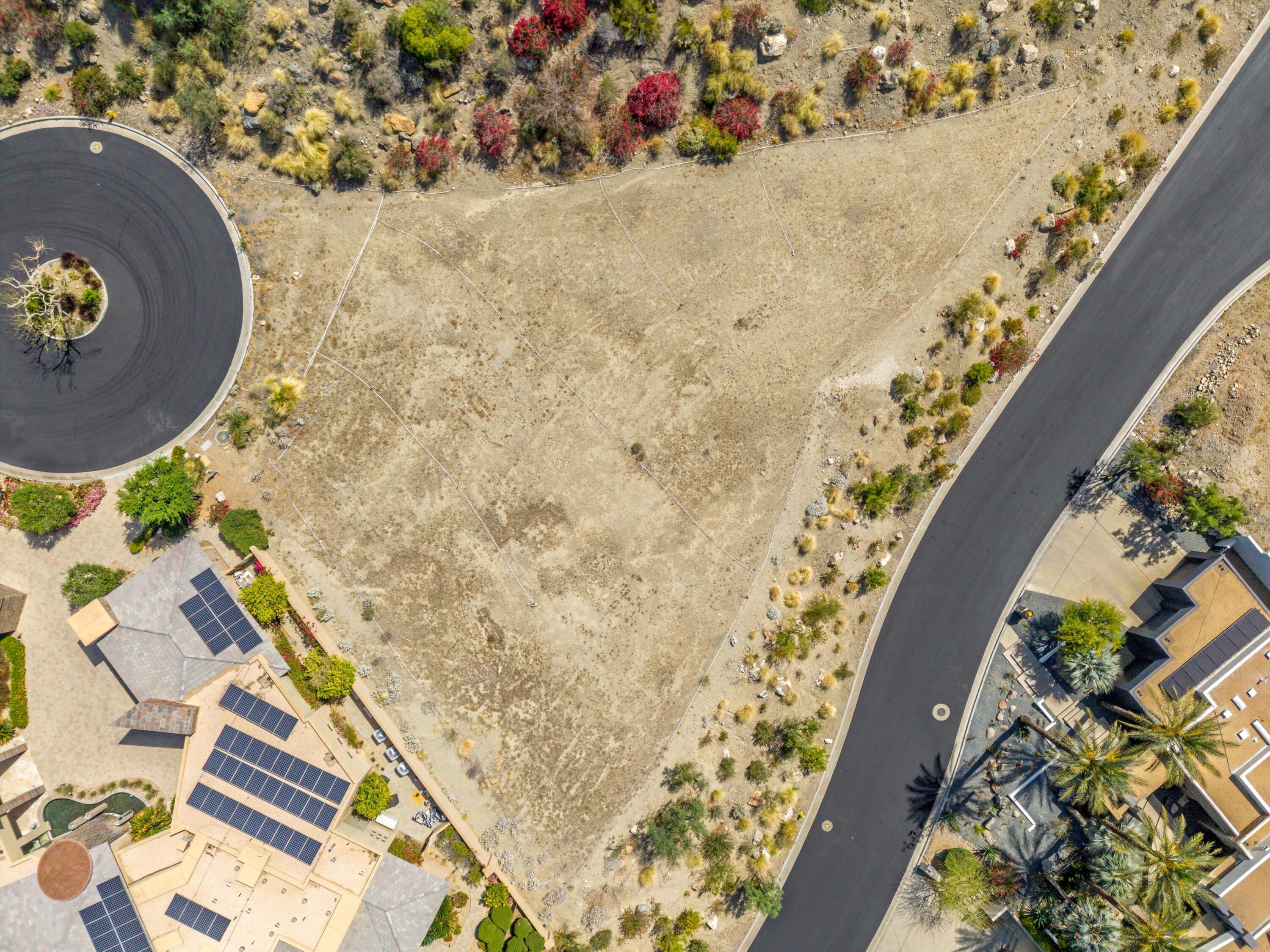 28 Stone Cliff Rancho Mirage, CA 92270 - Photo 4 of 20 a view of painting on the wall of a house