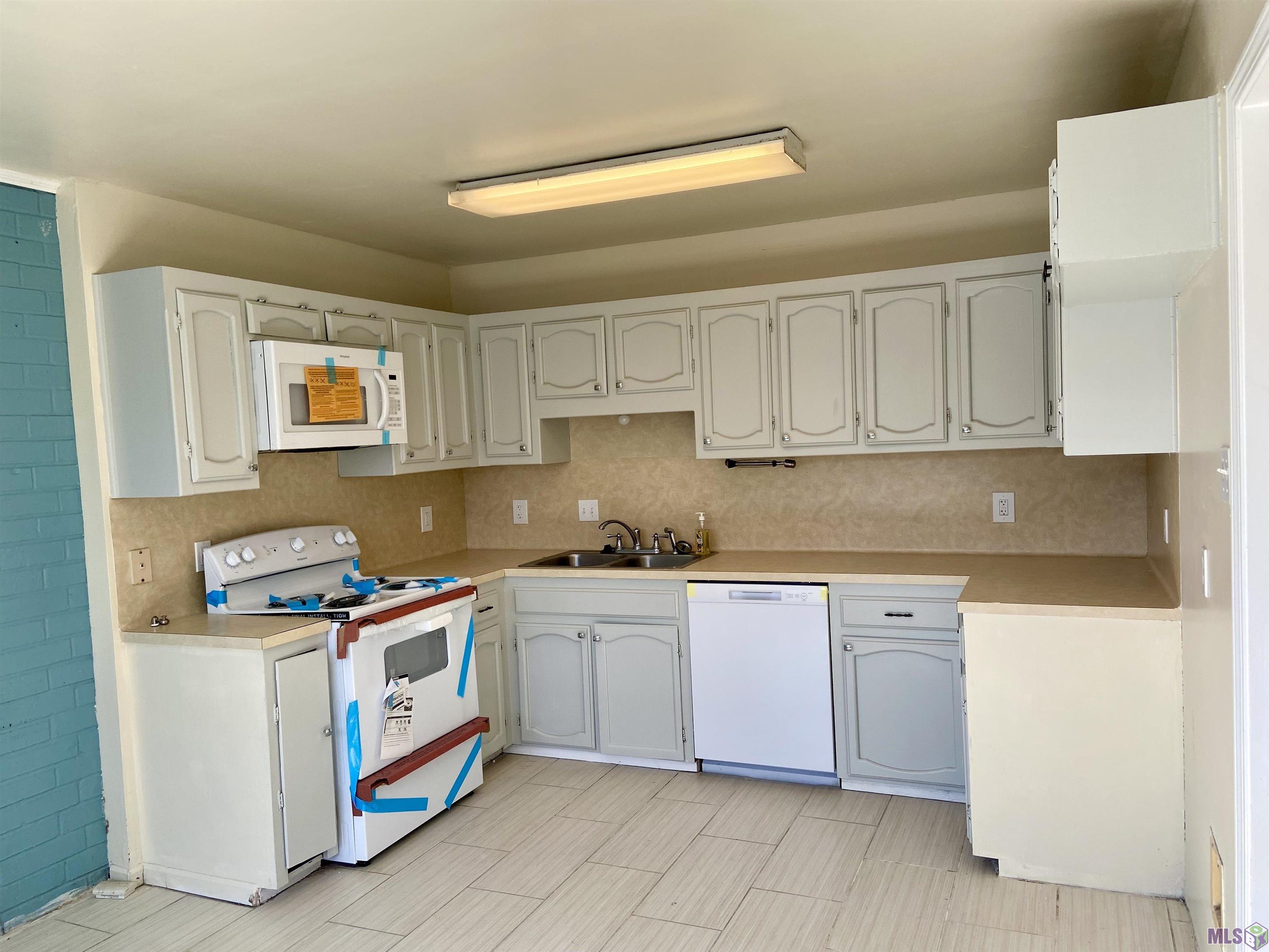 8743 Pecan Tree Drive Baton Rouge, LA 70810 - Photo 2 of 17