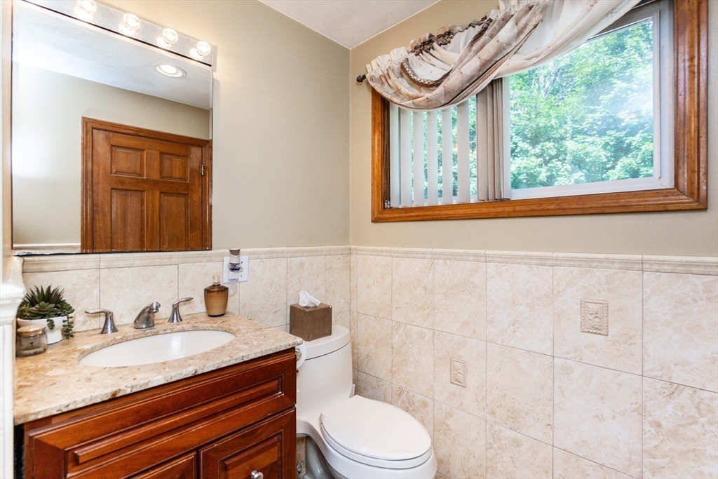 80 Forest Street Saugus, MA 01906 - Photo 18 of 37