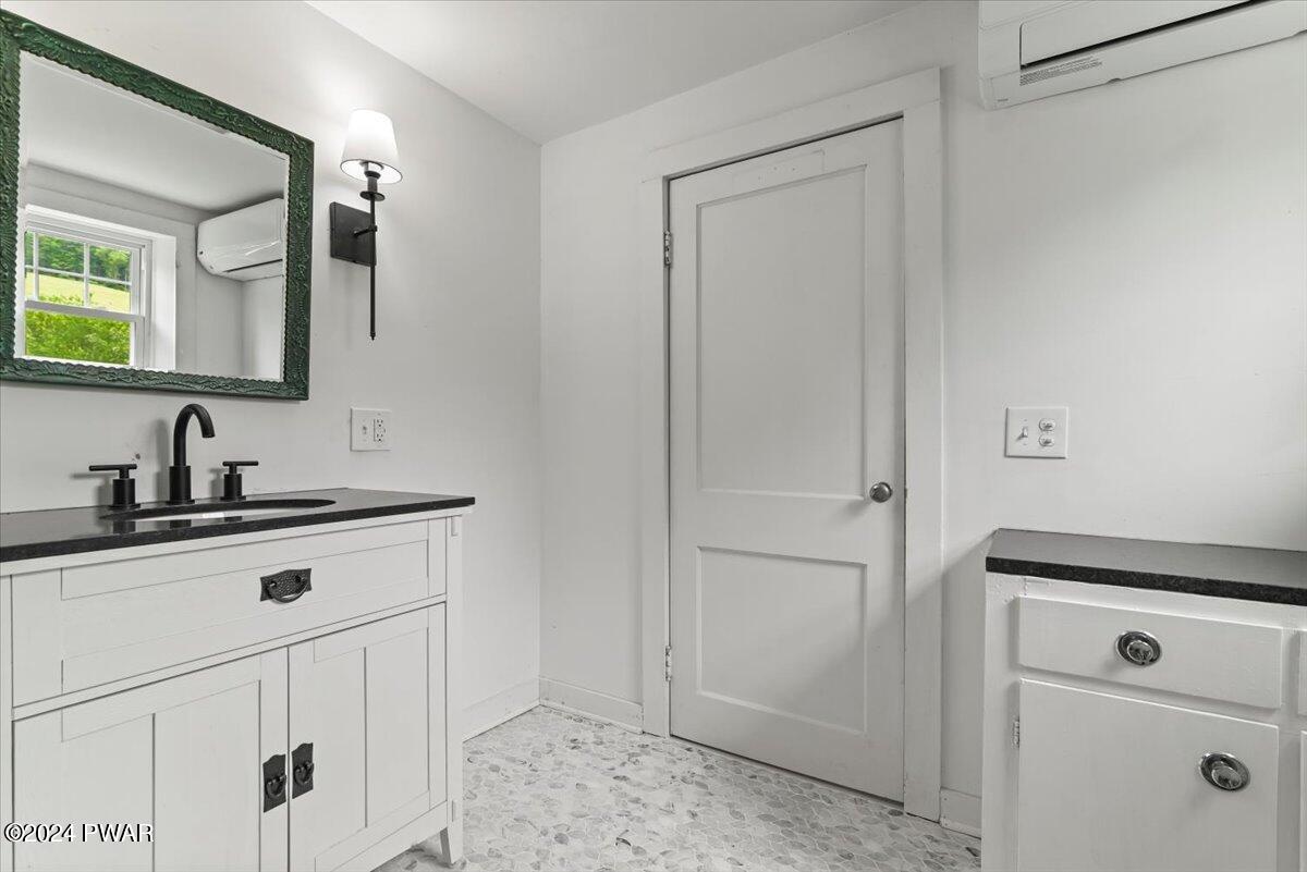 807 Callicoon Road Damascus, PA 18415 - Photo 40 of 68 Bathroom