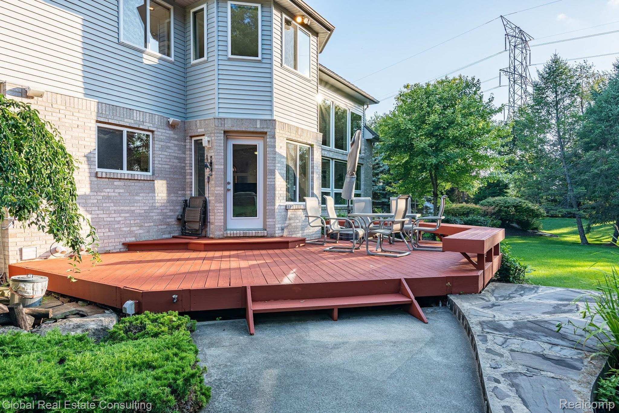 47756 Rochester Drive Novi, MI 48374 - Photo 52 of 62 Deck.JPG