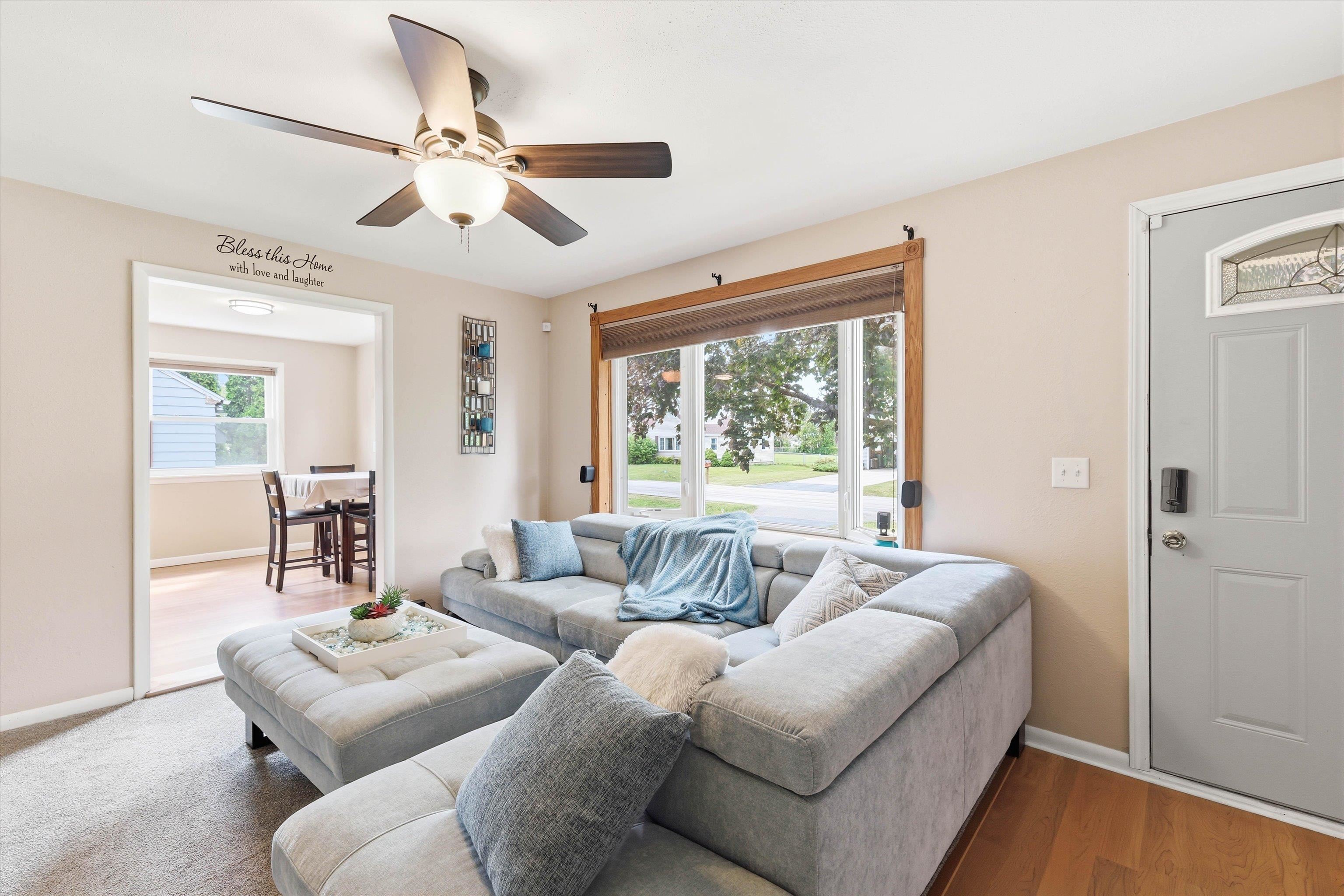 2412 Carleton Avenue Appleton, WI 54915 - Photo 4 of 28 Gallery Image 4